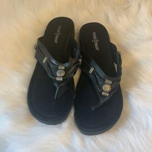 MINNETONKA Black Leather Sandals